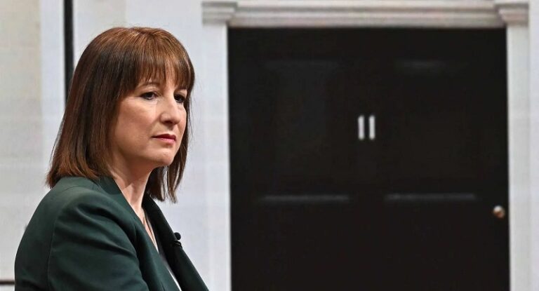 بريطانيا لن تنخرط في الحصار الأميركي على الموانئ الإيرانية