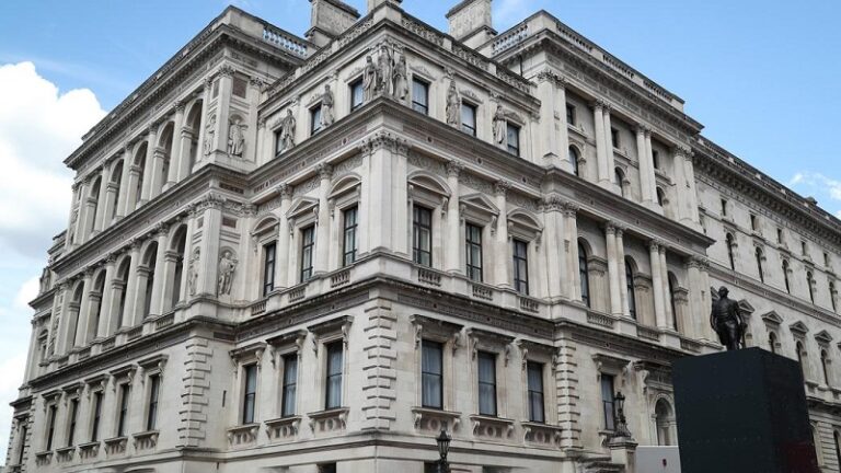 بريطانيا وفنلندا: لحماية الصحافيين في لبنان ومحاسبة المسؤولين