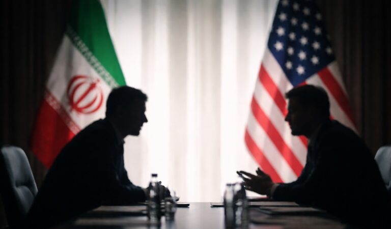 بوادر للتوصل إلى تسوية.. واجتماع مباشر بين طهران وواشنطن قريباً؟