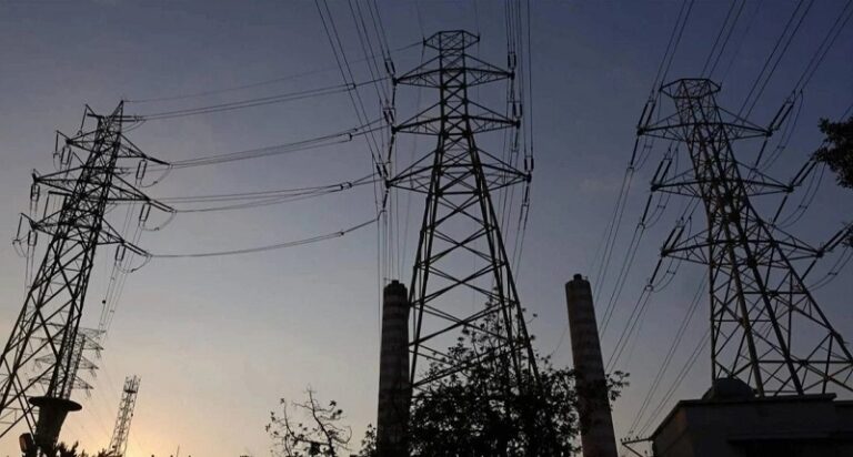 انقطاع الكهرباء عن حاصبيا ومرجعيون وشبعا والعرقوب بعد الغارات على دبين