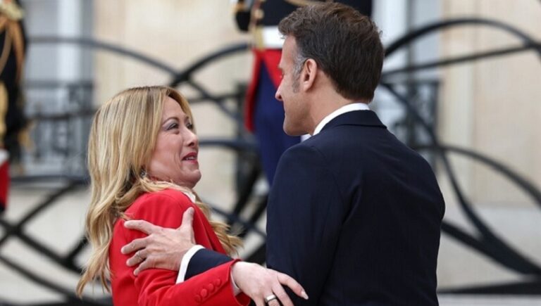 بالفيديو – ماكرون يحرج ميلوني!