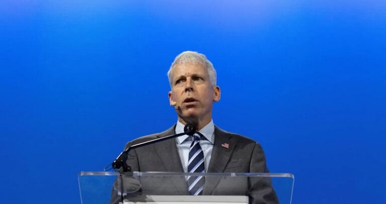 وزير الطاقة الأميركي: نحن بصدد تنفيذ حملة الضغط الأقصى على إيران