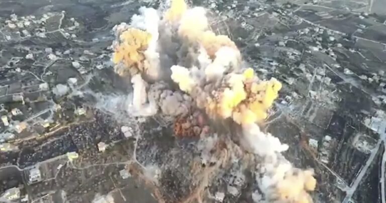 تمشيط بالأسلحة نحو الطيري ودير سريان وتولين.. وقصف مدفعي وتفجير يستهدف عدة قرى جنوبية (صور)