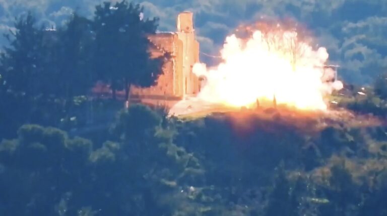 صواريخ على المستوطنات الشمالية.. وإصابات بتفجير 4 دبابات “ميركافا” في طيرحرفا