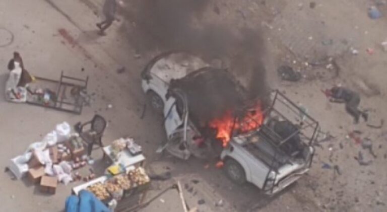 4 شهداء و3 جرحى باستهداف سيارة شرطة في غزة (فيديو)