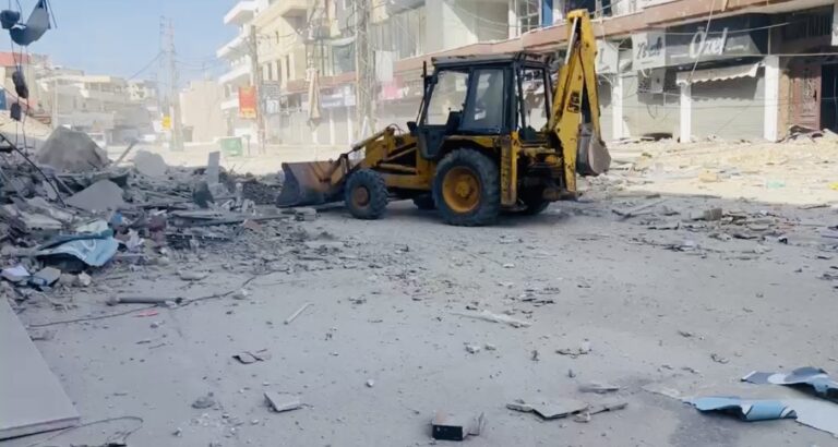 “الأشغال”: خطة طارئة لإعادة فتح الطرق وربط المناطق الحيوية في الجنوب