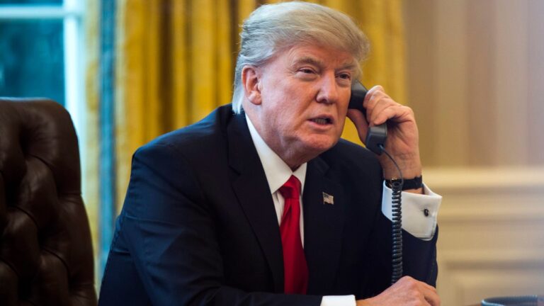 ترامب يتصل بقائد الجيش الباكستاني لبحث أزمة مضيق هرمز!