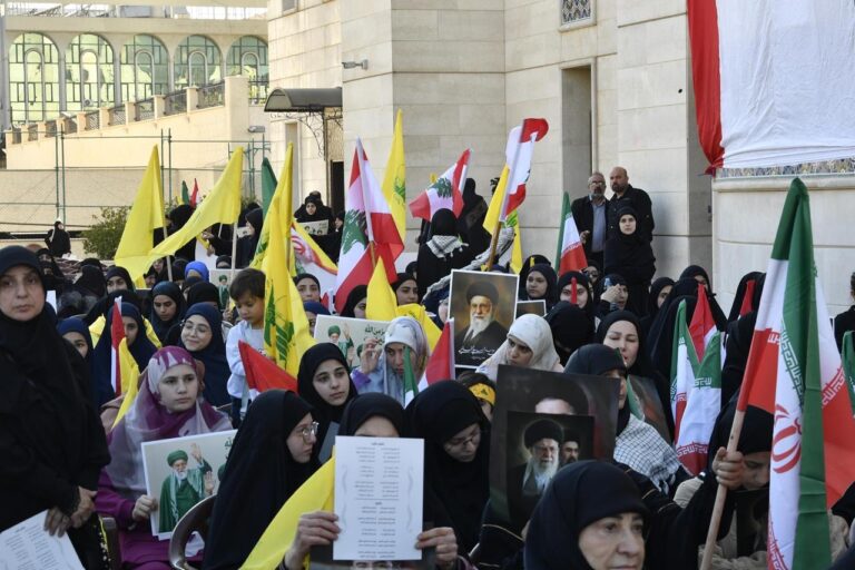 احتفال في السفارة الايرانية تخليداً لذكرى الخامنئي (صور)