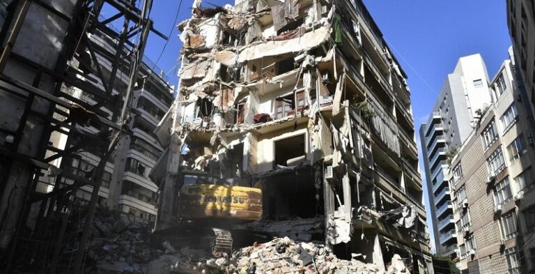 “الصحة”: 303 شهداء و1150 مصاباً بالغارات الأربعاء