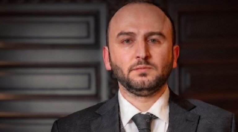 عبد الرحمن بدر الدين الأعمى أميناً عاماً لرئاسة الجمهورية السورية