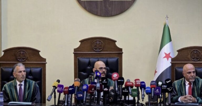 تجريد بشار وماهر الأسد ومسؤولين سوريين سابقين من الحقوق المدنية